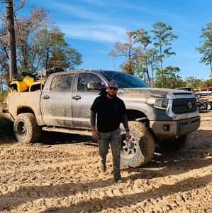 Meet your Posher, Luis